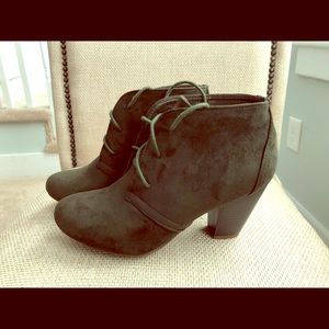 Super cute green velvet booties perfect for fall